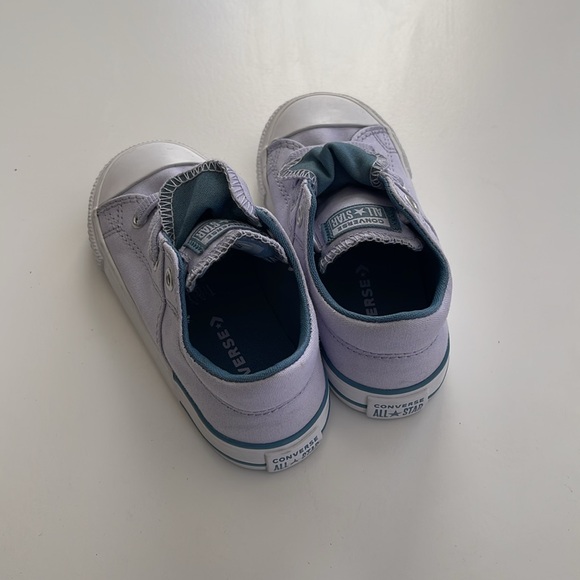 Converse NWOT toddler shoes - Picture 2 of 6